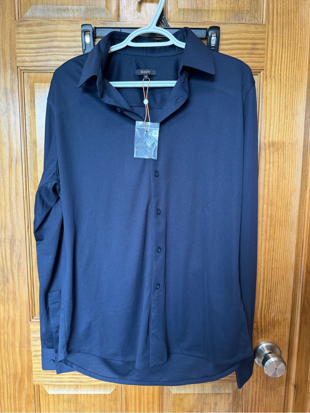 NWOT Quince Men's Dark Navy Commuter Stretch Pique Button Down- Size M
